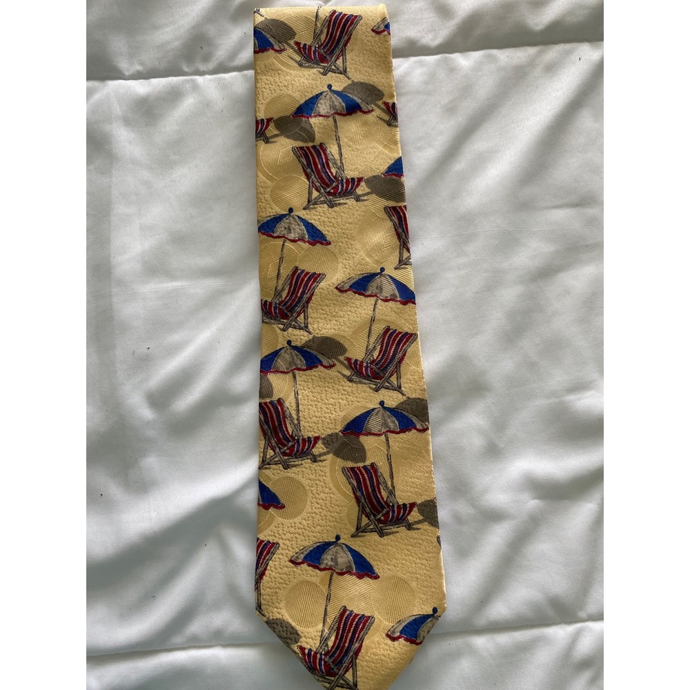 Vintage-Carlton's The Cambridge Collection Silk Tie Yellow Beach Umbrella Chair